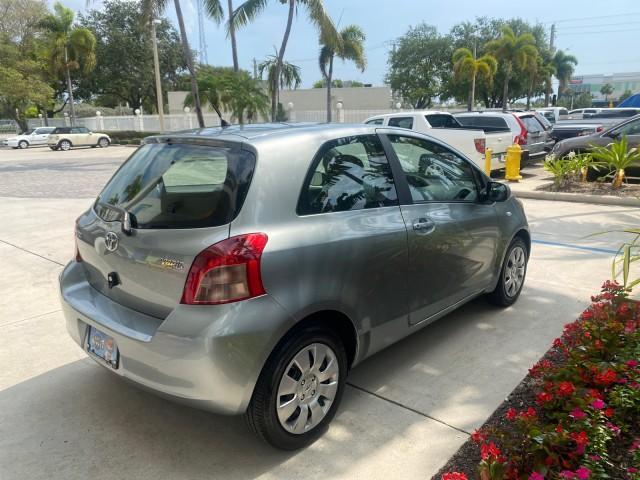2008 Silver Streak Mica /Dark Charcoal Toyota Yaris AUTO AC LOW MILES 32,410 1 OWNER FL (JTDJT903X85) with an 1.5L DOHC SFI 16-Valve VVT-i 4-Cyl Engine engine, Automatic transmission, located at 4701 North Dixie Hwy, Pompano Beach, FL, 33064, (954) 422-2889, 26.240938, -80.123474 - OUR WEBPAGE FLORIDACARS1.COM HAS OVER 100 PHOTOS AND FREE CARFAX LINK 2008 Toyota Yaris S 1 OWNER Hatchback 2 DR 1.5L I4 F DOHC 16V Gasoline 40 MPG Front Wheel Drive Features ABS Brakes Air Conditioning AM/FM Stereo Automatic Transmission Auxiliary Audio Input CD Audio Cloth Seats Overhead Airbags P - Photo#7