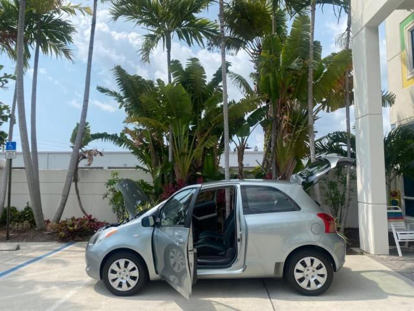 2008 Silver Streak Mica /Dark Charcoal Toyota Yaris AUTO AC LOW MILES 32,410 1 OWNER FL (JTDJT903X85) with an 1.5L DOHC SFI 16-Valve VVT-i 4-Cyl Engine engine, Automatic transmission, located at 4701 North Dixie Hwy, Pompano Beach, FL, 33064, (954) 422-2889, 26.240938, -80.123474 - OUR WEBPAGE FLORIDACARS1.COM HAS OVER 100 PHOTOS AND FREE CARFAX LINK 2008 Toyota Yaris S 1 OWNER Hatchback 2 DR 1.5L I4 F DOHC 16V Gasoline 40 MPG Front Wheel Drive Features ABS Brakes Air Conditioning AM/FM Stereo Automatic Transmission Auxiliary Audio Input CD Audio Cloth Seats Overhead Airbags P - Photo#8