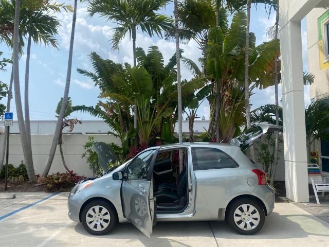 2008 Silver Streak Mica /Dark Charcoal Toyota Yaris AUTO AC LOW MILES 32,410 1 OWNER FL (JTDJT903X85) with an 1.5L DOHC SFI 16-Valve VVT-i 4-Cyl Engine engine, Automatic transmission, located at 4701 North Dixie Hwy, Pompano Beach, FL, 33064, (954) 422-2889, 26.240938, -80.123474 - OUR WEBPAGE FLORIDACARS1.COM HAS OVER 100 PHOTOS AND FREE CARFAX LINK 2008 Toyota Yaris S 1 OWNER Hatchback 2 DR 1.5L I4 F DOHC 16V Gasoline 40 MPG Front Wheel Drive Features ABS Brakes Air Conditioning AM/FM Stereo Automatic Transmission Auxiliary Audio Input CD Audio Cloth Seats Overhead Airbags P - Photo#8