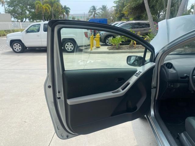 2008 Silver Streak Mica /Dark Charcoal Toyota Yaris AUTO AC LOW MILES 32,410 1 OWNER FL (JTDJT903X85) with an 1.5L DOHC SFI 16-Valve VVT-i 4-Cyl Engine engine, Automatic transmission, located at 4701 North Dixie Hwy, Pompano Beach, FL, 33064, (954) 422-2889, 26.240938, -80.123474 - OUR WEBPAGE FLORIDACARS1.COM HAS OVER 100 PHOTOS AND FREE CARFAX LINK 2008 Toyota Yaris S 1 OWNER Hatchback 2 DR 1.5L I4 F DOHC 16V Gasoline 40 MPG Front Wheel Drive Features ABS Brakes Air Conditioning AM/FM Stereo Automatic Transmission Auxiliary Audio Input CD Audio Cloth Seats Overhead Airbags P - Photo#9