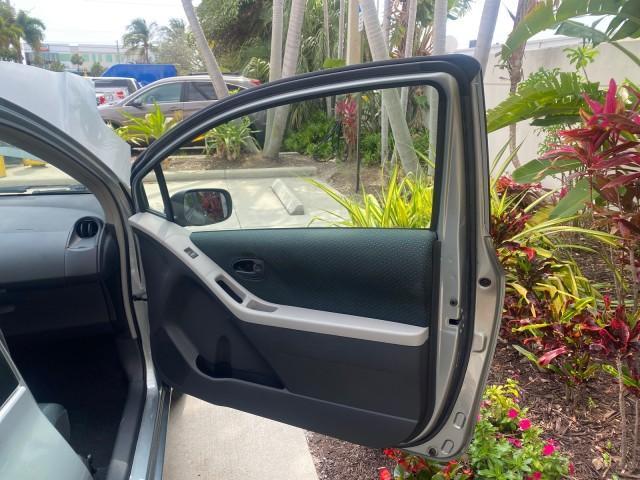 2008 Silver Streak Mica /Dark Charcoal Toyota Yaris AUTO AC LOW MILES 32,410 1 OWNER FL (JTDJT903X85) with an 1.5L DOHC SFI 16-Valve VVT-i 4-Cyl Engine engine, Automatic transmission, located at 4701 North Dixie Hwy, Pompano Beach, FL, 33064, (954) 422-2889, 26.240938, -80.123474 - OUR WEBPAGE FLORIDACARS1.COM HAS OVER 100 PHOTOS AND FREE CARFAX LINK 2008 Toyota Yaris S 1 OWNER Hatchback 2 DR 1.5L I4 F DOHC 16V Gasoline 40 MPG Front Wheel Drive Features ABS Brakes Air Conditioning AM/FM Stereo Automatic Transmission Auxiliary Audio Input CD Audio Cloth Seats Overhead Airbags P - Photo#11