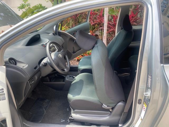 2008 Silver Streak Mica /Dark Charcoal Toyota Yaris AUTO AC LOW MILES 32,410 1 OWNER FL (JTDJT903X85) with an 1.5L DOHC SFI 16-Valve VVT-i 4-Cyl Engine engine, Automatic transmission, located at 4701 North Dixie Hwy, Pompano Beach, FL, 33064, (954) 422-2889, 26.240938, -80.123474 - OUR WEBPAGE FLORIDACARS1.COM HAS OVER 100 PHOTOS AND FREE CARFAX LINK 2008 Toyota Yaris S 1 OWNER Hatchback 2 DR 1.5L I4 F DOHC 16V Gasoline 40 MPG Front Wheel Drive Features ABS Brakes Air Conditioning AM/FM Stereo Automatic Transmission Auxiliary Audio Input CD Audio Cloth Seats Overhead Airbags P - Photo#13