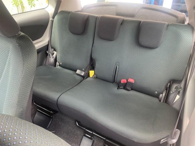 2008 Silver Streak Mica /Dark Charcoal Toyota Yaris AUTO AC LOW MILES 32,410 1 OWNER FL (JTDJT903X85) with an 1.5L DOHC SFI 16-Valve VVT-i 4-Cyl Engine engine, Automatic transmission, located at 4701 North Dixie Hwy, Pompano Beach, FL, 33064, (954) 422-2889, 26.240938, -80.123474 - OUR WEBPAGE FLORIDACARS1.COM HAS OVER 100 PHOTOS AND FREE CARFAX LINK 2008 Toyota Yaris S 1 OWNER Hatchback 2 DR 1.5L I4 F DOHC 16V Gasoline 40 MPG Front Wheel Drive Features ABS Brakes Air Conditioning AM/FM Stereo Automatic Transmission Auxiliary Audio Input CD Audio Cloth Seats Overhead Airbags P - Photo#14
