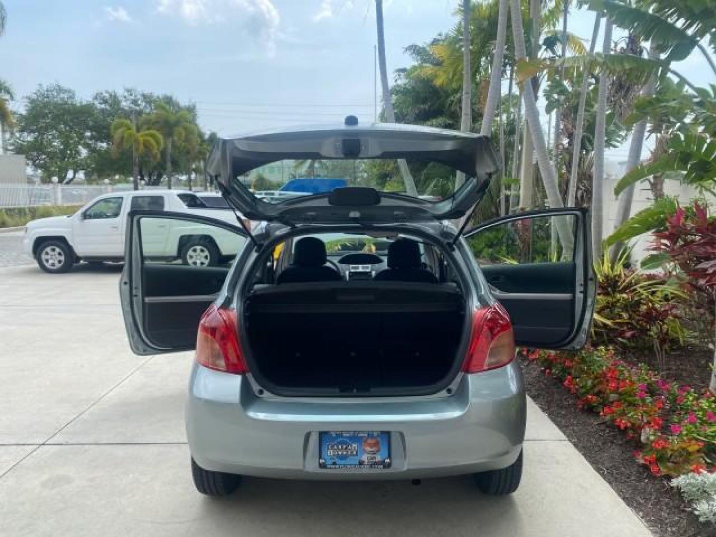 2008 Silver Streak Mica /Dark Charcoal Toyota Yaris AUTO AC LOW MILES 32,410 1 OWNER FL (JTDJT903X85) with an 1.5L DOHC SFI 16-Valve VVT-i 4-Cyl Engine engine, Automatic transmission, located at 4701 North Dixie Hwy, Pompano Beach, FL, 33064, (954) 422-2889, 26.240938, -80.123474 - OUR WEBPAGE FLORIDACARS1.COM HAS OVER 100 PHOTOS AND FREE CARFAX LINK 2008 Toyota Yaris S 1 OWNER Hatchback 2 DR 1.5L I4 F DOHC 16V Gasoline 40 MPG Front Wheel Drive Features ABS Brakes Air Conditioning AM/FM Stereo Automatic Transmission Auxiliary Audio Input CD Audio Cloth Seats Overhead Airbags P - Photo#15