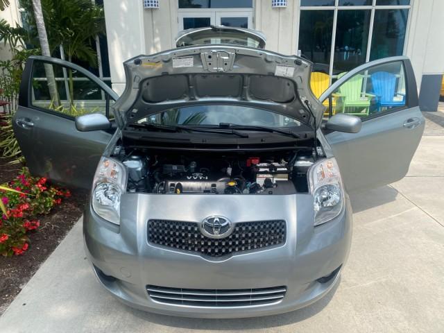 2008 Silver Streak Mica /Dark Charcoal Toyota Yaris AUTO AC LOW MILES 32,410 1 OWNER FL (JTDJT903X85) with an 1.5L DOHC SFI 16-Valve VVT-i 4-Cyl Engine engine, Automatic transmission, located at 4701 North Dixie Hwy, Pompano Beach, FL, 33064, (954) 422-2889, 26.240938, -80.123474 - OUR WEBPAGE FLORIDACARS1.COM HAS OVER 100 PHOTOS AND FREE CARFAX LINK 2008 Toyota Yaris S 1 OWNER Hatchback 2 DR 1.5L I4 F DOHC 16V Gasoline 40 MPG Front Wheel Drive Features ABS Brakes Air Conditioning AM/FM Stereo Automatic Transmission Auxiliary Audio Input CD Audio Cloth Seats Overhead Airbags P - Photo#17