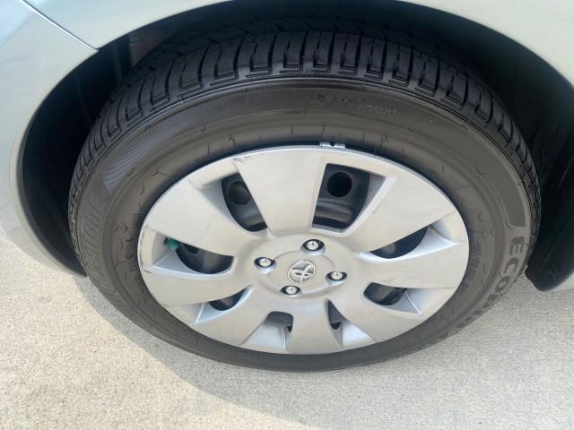 2008 Silver Streak Mica /Dark Charcoal Toyota Yaris AUTO AC LOW MILES 32,410 1 OWNER FL (JTDJT903X85) with an 1.5L DOHC SFI 16-Valve VVT-i 4-Cyl Engine engine, Automatic transmission, located at 4701 North Dixie Hwy, Pompano Beach, FL, 33064, (954) 422-2889, 26.240938, -80.123474 - OUR WEBPAGE FLORIDACARS1.COM HAS OVER 100 PHOTOS AND FREE CARFAX LINK 2008 Toyota Yaris S 1 OWNER Hatchback 2 DR 1.5L I4 F DOHC 16V Gasoline 40 MPG Front Wheel Drive Features ABS Brakes Air Conditioning AM/FM Stereo Automatic Transmission Auxiliary Audio Input CD Audio Cloth Seats Overhead Airbags P - Photo#19