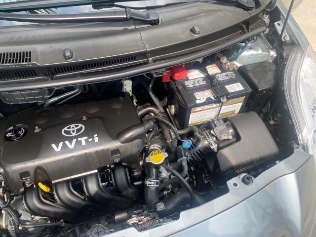 2008 Silver Streak Mica /Dark Charcoal Toyota Yaris AUTO AC LOW MILES 32,410 1 OWNER FL (JTDJT903X85) with an 1.5L DOHC SFI 16-Valve VVT-i 4-Cyl Engine engine, Automatic transmission, located at 4701 North Dixie Hwy, Pompano Beach, FL, 33064, (954) 422-2889, 26.240938, -80.123474 - OUR WEBPAGE FLORIDACARS1.COM HAS OVER 100 PHOTOS AND FREE CARFAX LINK 2008 Toyota Yaris S 1 OWNER Hatchback 2 DR 1.5L I4 F DOHC 16V Gasoline 40 MPG Front Wheel Drive Features ABS Brakes Air Conditioning AM/FM Stereo Automatic Transmission Auxiliary Audio Input CD Audio Cloth Seats Overhead Airbags P - Photo#25