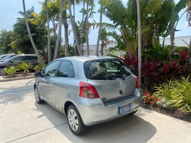 2008 Silver Streak Mica /Dark Charcoal Toyota Yaris AUTO AC LOW MILES 32,410 1 OWNER FL (JTDJT903X85) with an 1.5L DOHC SFI 16-Valve VVT-i 4-Cyl Engine engine, Automatic transmission, located at 4701 North Dixie Hwy, Pompano Beach, FL, 33064, (954) 422-2889, 26.240938, -80.123474 - OUR WEBPAGE FLORIDACARS1.COM HAS OVER 100 PHOTOS AND FREE CARFAX LINK 2008 Toyota Yaris S 1 OWNER Hatchback 2 DR 1.5L I4 F DOHC 16V Gasoline 40 MPG Front Wheel Drive Features ABS Brakes Air Conditioning AM/FM Stereo Automatic Transmission Auxiliary Audio Input CD Audio Cloth Seats Overhead Airbags P - Photo#32