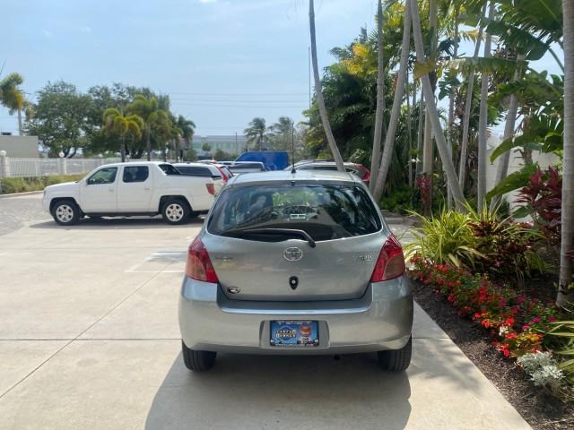 2008 Silver Streak Mica /Dark Charcoal Toyota Yaris AUTO AC LOW MILES 32,410 1 OWNER FL (JTDJT903X85) with an 1.5L DOHC SFI 16-Valve VVT-i 4-Cyl Engine engine, Automatic transmission, located at 4701 North Dixie Hwy, Pompano Beach, FL, 33064, (954) 422-2889, 26.240938, -80.123474 - OUR WEBPAGE FLORIDACARS1.COM HAS OVER 100 PHOTOS AND FREE CARFAX LINK 2008 Toyota Yaris S 1 OWNER Hatchback 2 DR 1.5L I4 F DOHC 16V Gasoline 40 MPG Front Wheel Drive Features ABS Brakes Air Conditioning AM/FM Stereo Automatic Transmission Auxiliary Audio Input CD Audio Cloth Seats Overhead Airbags P - Photo#34