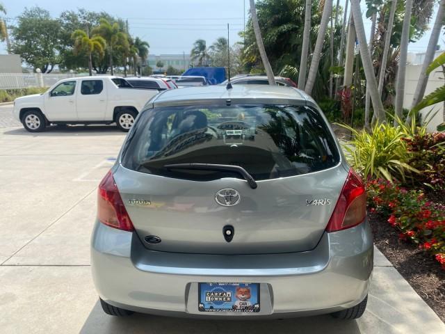 2008 Silver Streak Mica /Dark Charcoal Toyota Yaris AUTO AC LOW MILES 32,410 1 OWNER FL (JTDJT903X85) with an 1.5L DOHC SFI 16-Valve VVT-i 4-Cyl Engine engine, Automatic transmission, located at 4701 North Dixie Hwy, Pompano Beach, FL, 33064, (954) 422-2889, 26.240938, -80.123474 - OUR WEBPAGE FLORIDACARS1.COM HAS OVER 100 PHOTOS AND FREE CARFAX LINK 2008 Toyota Yaris S 1 OWNER Hatchback 2 DR 1.5L I4 F DOHC 16V Gasoline 40 MPG Front Wheel Drive Features ABS Brakes Air Conditioning AM/FM Stereo Automatic Transmission Auxiliary Audio Input CD Audio Cloth Seats Overhead Airbags P - Photo#35