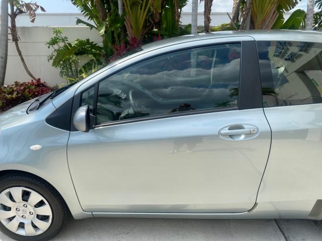 2008 Silver Streak Mica /Dark Charcoal Toyota Yaris AUTO AC LOW MILES 32,410 1 OWNER FL (JTDJT903X85) with an 1.5L DOHC SFI 16-Valve VVT-i 4-Cyl Engine engine, Automatic transmission, located at 4701 North Dixie Hwy, Pompano Beach, FL, 33064, (954) 422-2889, 26.240938, -80.123474 - OUR WEBPAGE FLORIDACARS1.COM HAS OVER 100 PHOTOS AND FREE CARFAX LINK 2008 Toyota Yaris S 1 OWNER Hatchback 2 DR 1.5L I4 F DOHC 16V Gasoline 40 MPG Front Wheel Drive Features ABS Brakes Air Conditioning AM/FM Stereo Automatic Transmission Auxiliary Audio Input CD Audio Cloth Seats Overhead Airbags P - Photo#37