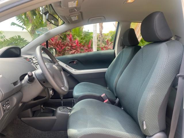 2008 Silver Streak Mica /Dark Charcoal Toyota Yaris AUTO AC LOW MILES 32,410 1 OWNER FL (JTDJT903X85) with an 1.5L DOHC SFI 16-Valve VVT-i 4-Cyl Engine engine, Automatic transmission, located at 4701 North Dixie Hwy, Pompano Beach, FL, 33064, (954) 422-2889, 26.240938, -80.123474 - OUR WEBPAGE FLORIDACARS1.COM HAS OVER 100 PHOTOS AND FREE CARFAX LINK 2008 Toyota Yaris S 1 OWNER Hatchback 2 DR 1.5L I4 F DOHC 16V Gasoline 40 MPG Front Wheel Drive Features ABS Brakes Air Conditioning AM/FM Stereo Automatic Transmission Auxiliary Audio Input CD Audio Cloth Seats Overhead Airbags P - Photo#43