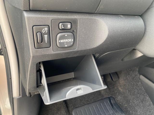 2008 Silver Streak Mica /Dark Charcoal Toyota Yaris AUTO AC LOW MILES 32,410 1 OWNER FL (JTDJT903X85) with an 1.5L DOHC SFI 16-Valve VVT-i 4-Cyl Engine engine, Automatic transmission, located at 4701 North Dixie Hwy, Pompano Beach, FL, 33064, (954) 422-2889, 26.240938, -80.123474 - OUR WEBPAGE FLORIDACARS1.COM HAS OVER 100 PHOTOS AND FREE CARFAX LINK 2008 Toyota Yaris S 1 OWNER Hatchback 2 DR 1.5L I4 F DOHC 16V Gasoline 40 MPG Front Wheel Drive Features ABS Brakes Air Conditioning AM/FM Stereo Automatic Transmission Auxiliary Audio Input CD Audio Cloth Seats Overhead Airbags P - Photo#53