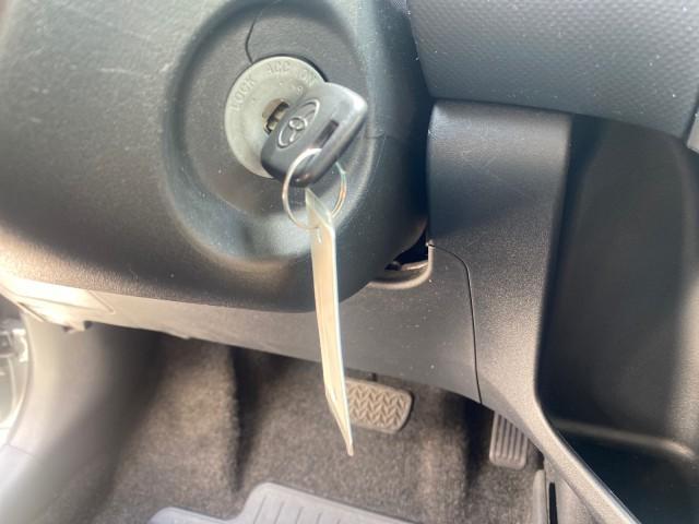 2008 Silver Streak Mica /Dark Charcoal Toyota Yaris AUTO AC LOW MILES 32,410 1 OWNER FL (JTDJT903X85) with an 1.5L DOHC SFI 16-Valve VVT-i 4-Cyl Engine engine, Automatic transmission, located at 4701 North Dixie Hwy, Pompano Beach, FL, 33064, (954) 422-2889, 26.240938, -80.123474 - OUR WEBPAGE FLORIDACARS1.COM HAS OVER 100 PHOTOS AND FREE CARFAX LINK 2008 Toyota Yaris S 1 OWNER Hatchback 2 DR 1.5L I4 F DOHC 16V Gasoline 40 MPG Front Wheel Drive Features ABS Brakes Air Conditioning AM/FM Stereo Automatic Transmission Auxiliary Audio Input CD Audio Cloth Seats Overhead Airbags P - Photo#55