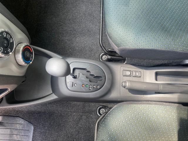 2008 Silver Streak Mica /Dark Charcoal Toyota Yaris AUTO AC LOW MILES 32,410 1 OWNER FL (JTDJT903X85) with an 1.5L DOHC SFI 16-Valve VVT-i 4-Cyl Engine engine, Automatic transmission, located at 4701 North Dixie Hwy, Pompano Beach, FL, 33064, (954) 422-2889, 26.240938, -80.123474 - OUR WEBPAGE FLORIDACARS1.COM HAS OVER 100 PHOTOS AND FREE CARFAX LINK 2008 Toyota Yaris S 1 OWNER Hatchback 2 DR 1.5L I4 F DOHC 16V Gasoline 40 MPG Front Wheel Drive Features ABS Brakes Air Conditioning AM/FM Stereo Automatic Transmission Auxiliary Audio Input CD Audio Cloth Seats Overhead Airbags P - Photo#63