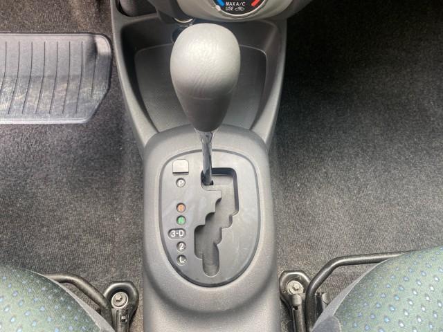 2008 Silver Streak Mica /Dark Charcoal Toyota Yaris AUTO AC LOW MILES 32,410 1 OWNER FL (JTDJT903X85) with an 1.5L DOHC SFI 16-Valve VVT-i 4-Cyl Engine engine, Automatic transmission, located at 4701 North Dixie Hwy, Pompano Beach, FL, 33064, (954) 422-2889, 26.240938, -80.123474 - OUR WEBPAGE FLORIDACARS1.COM HAS OVER 100 PHOTOS AND FREE CARFAX LINK 2008 Toyota Yaris S 1 OWNER Hatchback 2 DR 1.5L I4 F DOHC 16V Gasoline 40 MPG Front Wheel Drive Features ABS Brakes Air Conditioning AM/FM Stereo Automatic Transmission Auxiliary Audio Input CD Audio Cloth Seats Overhead Airbags P - Photo#66