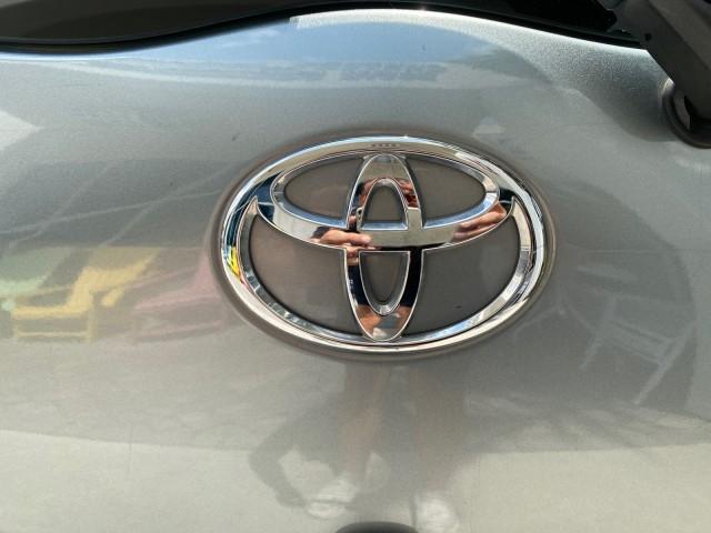 2008 Silver Streak Mica /Dark Charcoal Toyota Yaris AUTO AC LOW MILES 32,410 1 OWNER FL (JTDJT903X85) with an 1.5L DOHC SFI 16-Valve VVT-i 4-Cyl Engine engine, Automatic transmission, located at 4701 North Dixie Hwy, Pompano Beach, FL, 33064, (954) 422-2889, 26.240938, -80.123474 - OUR WEBPAGE FLORIDACARS1.COM HAS OVER 100 PHOTOS AND FREE CARFAX LINK 2008 Toyota Yaris S 1 OWNER Hatchback 2 DR 1.5L I4 F DOHC 16V Gasoline 40 MPG Front Wheel Drive Features ABS Brakes Air Conditioning AM/FM Stereo Automatic Transmission Auxiliary Audio Input CD Audio Cloth Seats Overhead Airbags P - Photo#90