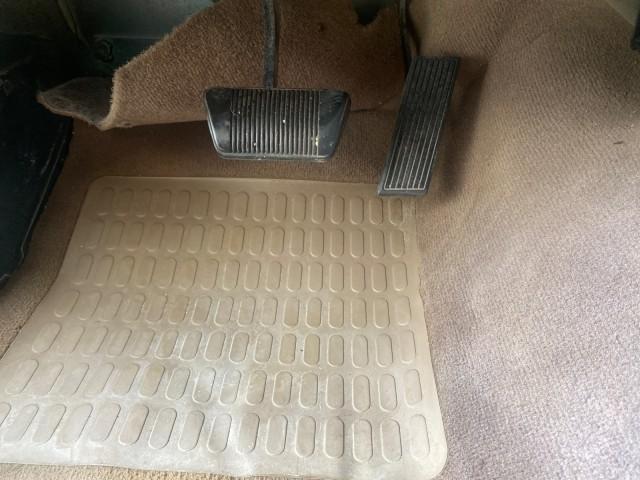 1999 Forest Green Pearl /Camel/Dark Green Jeep Wrangler Sahara AUYO AC 6 CYL LOW MILES 47,009 (1J4FY49S0XP) with an 4.0L SMPI I6 Power Tech Engine engine, Automatic transmission, located at 4701 North Dixie Hwy, Pompano Beach, FL, 33064, (954) 422-2889, 26.240938, -80.123474 - OUR WEBPAGE FLORIDACARS1.COM HAS OVER 100 PHOTOS AND FREE CARFAX LINK 1999 Jeep Wrangler Sahara Utility (Blazer, Jimmy, Scout, etc.) 4.0L I6 F Gasoline 20 MPG Rear Wheel Drive w/ 4X4 Features 4WD/AWD ABS Brakes Air Conditioning Alloy Wheels AM/FM Stereo Automatic Transmission Cassette Player CD Audi - Photo#57