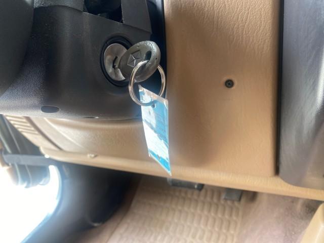 1999 Forest Green Pearl /Camel/Dark Green Jeep Wrangler Sahara AUYO AC 6 CYL LOW MILES 47,009 (1J4FY49S0XP) with an 4.0L SMPI I6 Power Tech Engine engine, Automatic transmission, located at 4701 North Dixie Hwy, Pompano Beach, FL, 33064, (954) 422-2889, 26.240938, -80.123474 - OUR WEBPAGE FLORIDACARS1.COM HAS OVER 100 PHOTOS AND FREE CARFAX LINK 1999 Jeep Wrangler Sahara Utility (Blazer, Jimmy, Scout, etc.) 4.0L I6 F Gasoline 20 MPG Rear Wheel Drive w/ 4X4 Features 4WD/AWD ABS Brakes Air Conditioning Alloy Wheels AM/FM Stereo Automatic Transmission Cassette Player CD Audi - Photo#58