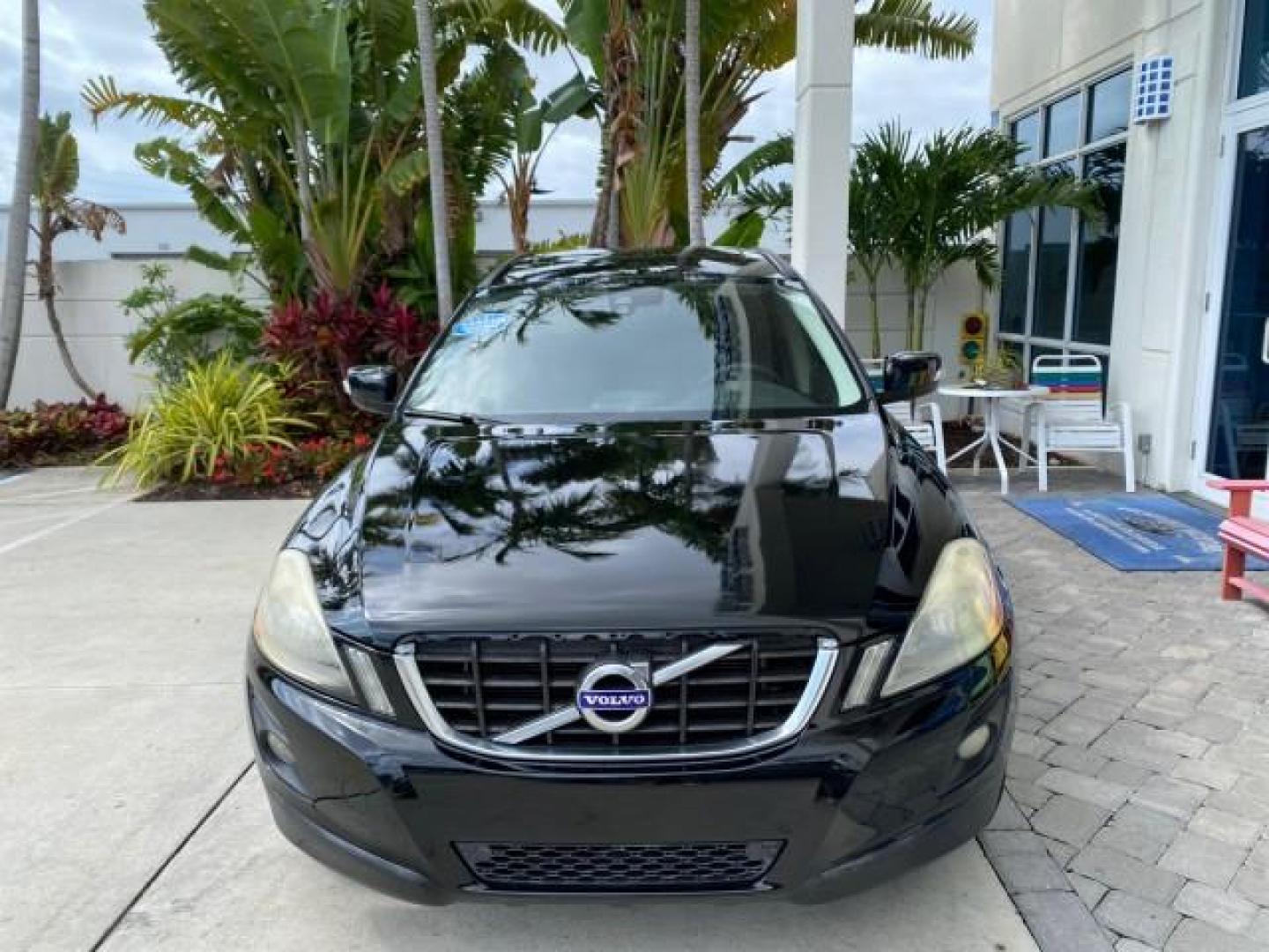 2010 Black Stone /Anthracite Black Volvo XC60 3.0T AWD SUV SUNROOF (YV4992DZXA2) with an 3.0L DOHC 24-Valve Turbocharged I6 Engine engine, Automatic transmission, located at 4701 North Dixie Hwy, Pompano Beach, FL, 33064, (954) 422-2889, 26.240938, -80.123474 - OUR WEBPAGE FLORIDACARS1.COM HAS OVER 100 PHOTOS AND FREE CARFAX LINK 2010 Volvo XC60 T6 4WD 4 Door Wagon/Sport Utility 3.0L I6 F DOHC 24V Gasoline 25 MPG All Wheel Drive Features 4WD/AWD ABS Brakes Air Conditioning Alloy Wheels AM/FM Stereo Automatic Transmission Auxiliary Audio Input Bluetooth Tec- Photo#2