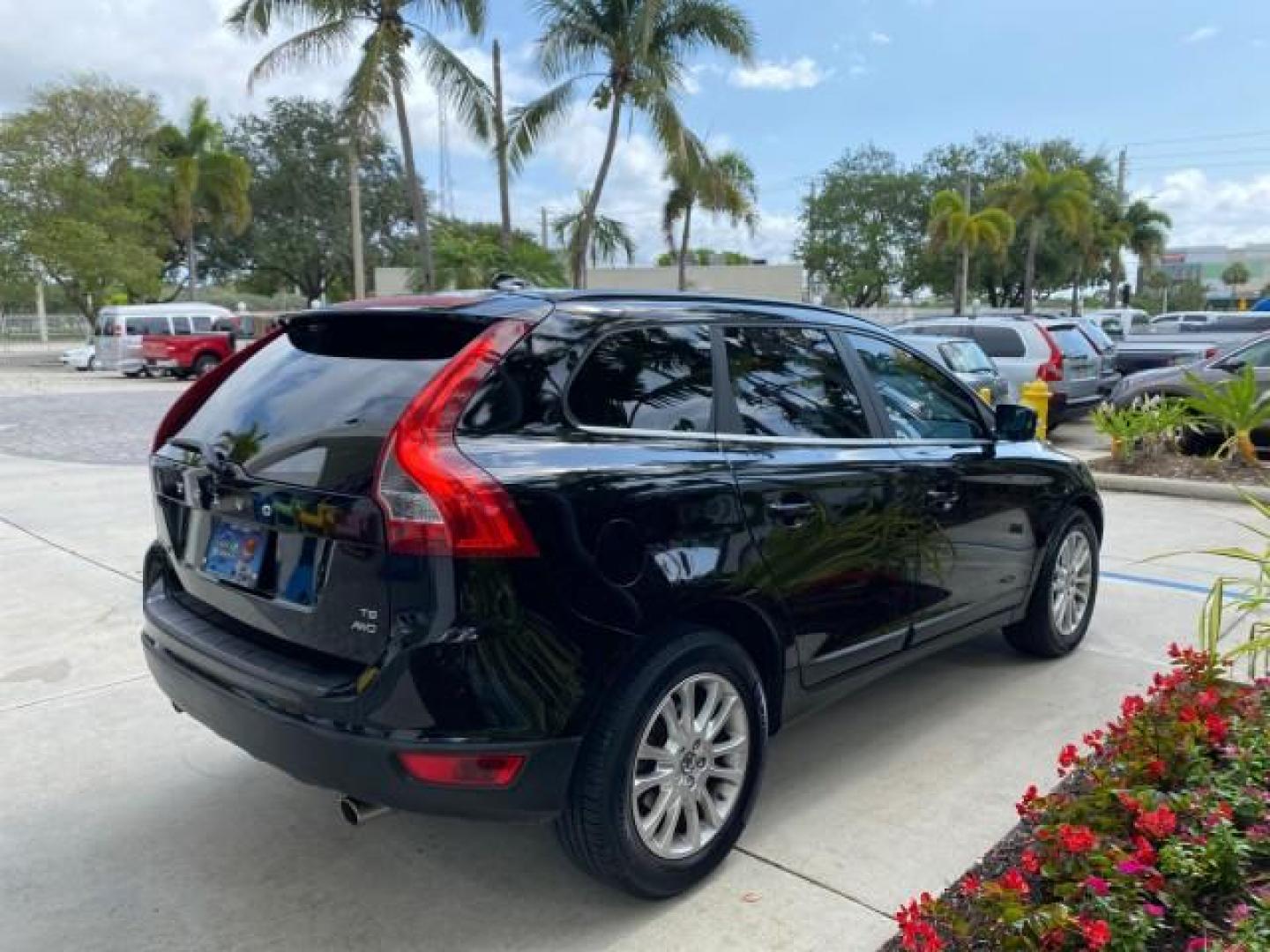 2010 Black Stone /Anthracite Black Volvo XC60 3.0T AWD SUV SUNROOF (YV4992DZXA2) with an 3.0L DOHC 24-Valve Turbocharged I6 Engine engine, Automatic transmission, located at 4701 North Dixie Hwy, Pompano Beach, FL, 33064, (954) 422-2889, 26.240938, -80.123474 - OUR WEBPAGE FLORIDACARS1.COM HAS OVER 100 PHOTOS AND FREE CARFAX LINK 2010 Volvo XC60 T6 4WD 4 Door Wagon/Sport Utility 3.0L I6 F DOHC 24V Gasoline 25 MPG All Wheel Drive Features 4WD/AWD ABS Brakes Air Conditioning Alloy Wheels AM/FM Stereo Automatic Transmission Auxiliary Audio Input Bluetooth Tec- Photo#7