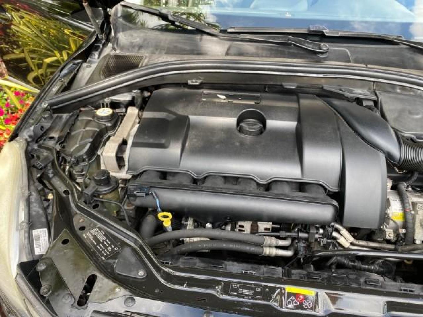 2010 Black Stone /Anthracite Black Volvo XC60 3.0T AWD SUV SUNROOF (YV4992DZXA2) with an 3.0L DOHC 24-Valve Turbocharged I6 Engine engine, Automatic transmission, located at 4701 North Dixie Hwy, Pompano Beach, FL, 33064, (954) 422-2889, 26.240938, -80.123474 - OUR WEBPAGE FLORIDACARS1.COM HAS OVER 100 PHOTOS AND FREE CARFAX LINK 2010 Volvo XC60 T6 4WD 4 Door Wagon/Sport Utility 3.0L I6 F DOHC 24V Gasoline 25 MPG All Wheel Drive Features 4WD/AWD ABS Brakes Air Conditioning Alloy Wheels AM/FM Stereo Automatic Transmission Auxiliary Audio Input Bluetooth Tec- Photo#24