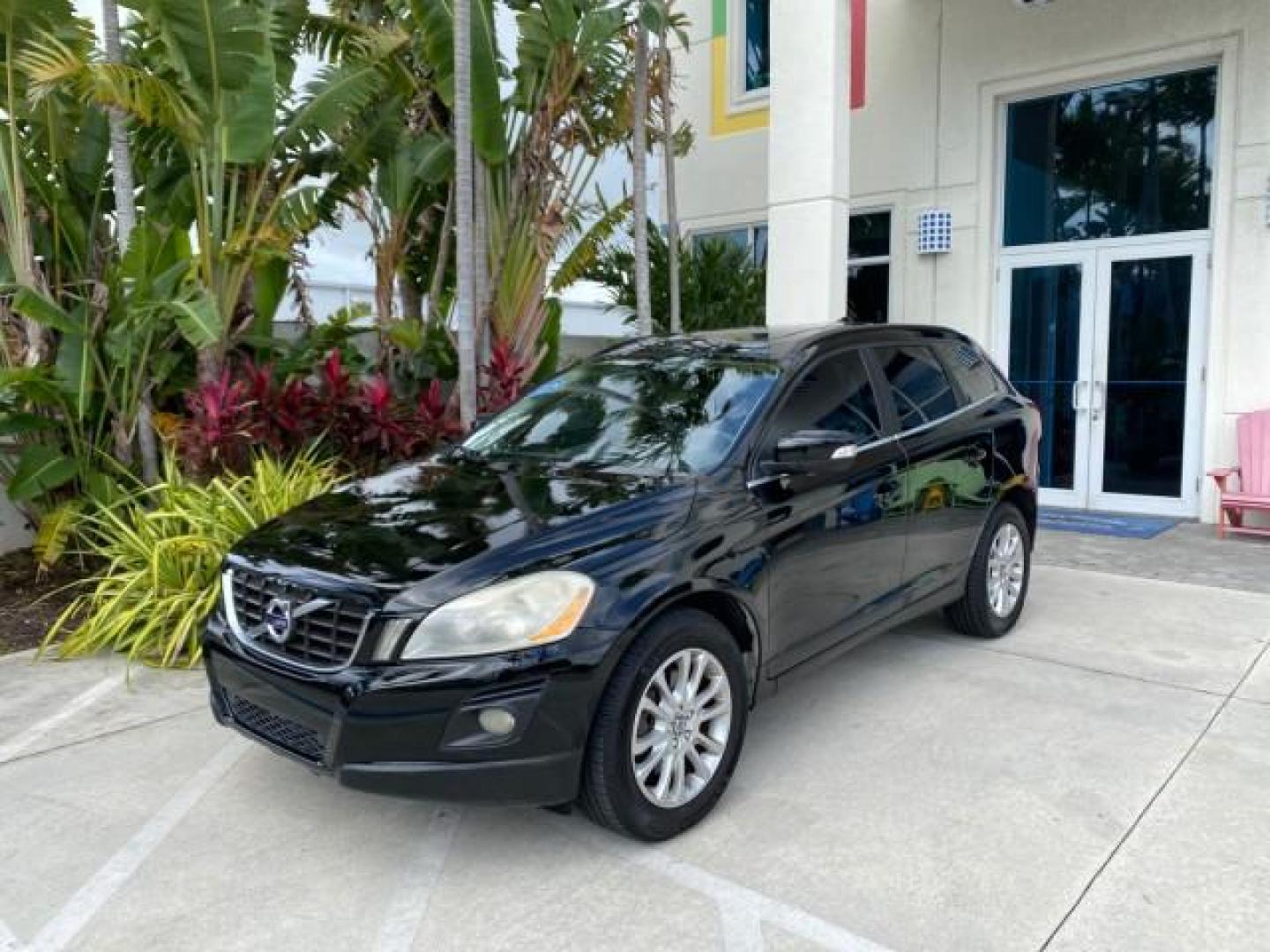 2010 Black Stone /Anthracite Black Volvo XC60 3.0T AWD SUV SUNROOF (YV4992DZXA2) with an 3.0L DOHC 24-Valve Turbocharged I6 Engine engine, Automatic transmission, located at 4701 North Dixie Hwy, Pompano Beach, FL, 33064, (954) 422-2889, 26.240938, -80.123474 - OUR WEBPAGE FLORIDACARS1.COM HAS OVER 100 PHOTOS AND FREE CARFAX LINK 2010 Volvo XC60 T6 4WD 4 Door Wagon/Sport Utility 3.0L I6 F DOHC 24V Gasoline 25 MPG All Wheel Drive Features 4WD/AWD ABS Brakes Air Conditioning Alloy Wheels AM/FM Stereo Automatic Transmission Auxiliary Audio Input Bluetooth Tec- Photo#28