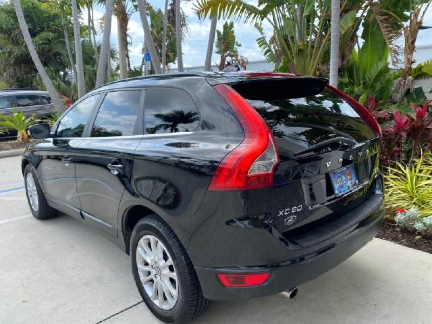 2010 Black Stone /Anthracite Black Volvo XC60 3.0T AWD SUV SUNROOF (YV4992DZXA2) with an 3.0L DOHC 24-Valve Turbocharged I6 Engine engine, Automatic transmission, located at 4701 North Dixie Hwy, Pompano Beach, FL, 33064, (954) 422-2889, 26.240938, -80.123474 - OUR WEBPAGE FLORIDACARS1.COM HAS OVER 100 PHOTOS AND FREE CARFAX LINK 2010 Volvo XC60 T6 4WD 4 Door Wagon/Sport Utility 3.0L I6 F DOHC 24V Gasoline 25 MPG All Wheel Drive Features 4WD/AWD ABS Brakes Air Conditioning Alloy Wheels AM/FM Stereo Automatic Transmission Auxiliary Audio Input Bluetooth Tec- Photo#33