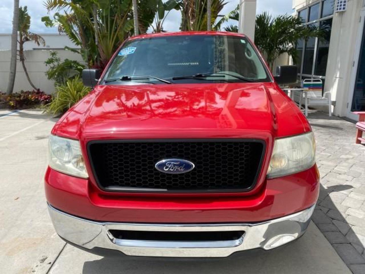 2006 Bright Red /Flint Ford F-150 XLT 4.6 V8 FL LOW MILES 72,936 (1FTRX12W76N) with an 4.6L EFI V8 Engine engine, Automatic transmission, located at 4701 North Dixie Hwy, Pompano Beach, FL, 33064, (954) 422-2889, 26.240938, -80.123474 - OUR WEBPAGE FLORIDACARS1.COM HAS OVER 100 PHOTOS AND FREE CARFAX LINK 2006 Ford F-150 XLT 4 Door Extended Cab Pickup 4.6L V8 F Gasoline 19 MPG Rear Wheel Drive Features ABS Brakes Air Conditioning AM/FM Stereo Automatic Transmission Bed Liner CD Audio Cloth Seats Cruise Control Power Locks Power Mir - Photo#2