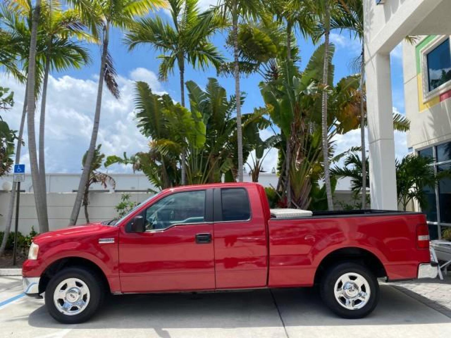 2006 Bright Red /Flint Ford F-150 XLT 4.6 V8 FL LOW MILES 72,936 (1FTRX12W76N) with an 4.6L EFI V8 Engine engine, Automatic transmission, located at 4701 North Dixie Hwy, Pompano Beach, FL, 33064, (954) 422-2889, 26.240938, -80.123474 - OUR WEBPAGE FLORIDACARS1.COM HAS OVER 100 PHOTOS AND FREE CARFAX LINK 2006 Ford F-150 XLT 4 Door Extended Cab Pickup 4.6L V8 F Gasoline 19 MPG Rear Wheel Drive Features ABS Brakes Air Conditioning AM/FM Stereo Automatic Transmission Bed Liner CD Audio Cloth Seats Cruise Control Power Locks Power Mir - Photo#31