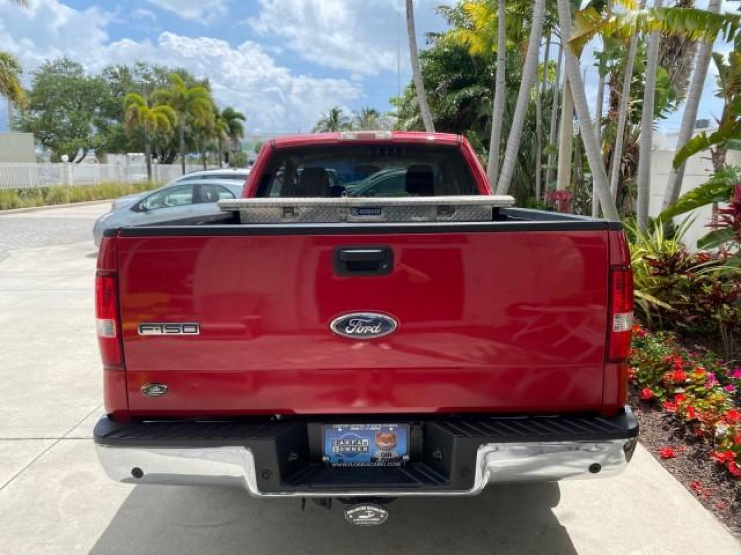 2006 Bright Red /Flint Ford F-150 XLT 4.6 V8 FL LOW MILES 72,936 (1FTRX12W76N) with an 4.6L EFI V8 Engine engine, Automatic transmission, located at 4701 North Dixie Hwy, Pompano Beach, FL, 33064, (954) 422-2889, 26.240938, -80.123474 - OUR WEBPAGE FLORIDACARS1.COM HAS OVER 100 PHOTOS AND FREE CARFAX LINK 2006 Ford F-150 XLT 4 Door Extended Cab Pickup 4.6L V8 F Gasoline 19 MPG Rear Wheel Drive Features ABS Brakes Air Conditioning AM/FM Stereo Automatic Transmission Bed Liner CD Audio Cloth Seats Cruise Control Power Locks Power Mir - Photo#36