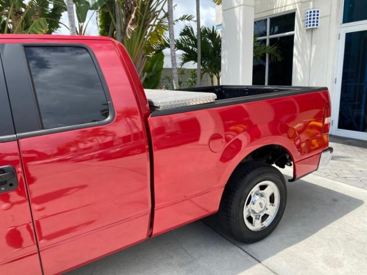 2006 Bright Red /Flint Ford F-150 XLT 4.6 V8 FL LOW MILES 72,936 (1FTRX12W76N) with an 4.6L EFI V8 Engine engine, Automatic transmission, located at 4701 North Dixie Hwy, Pompano Beach, FL, 33064, (954) 422-2889, 26.240938, -80.123474 - OUR WEBPAGE FLORIDACARS1.COM HAS OVER 100 PHOTOS AND FREE CARFAX LINK 2006 Ford F-150 XLT 4 Door Extended Cab Pickup 4.6L V8 F Gasoline 19 MPG Rear Wheel Drive Features ABS Brakes Air Conditioning AM/FM Stereo Automatic Transmission Bed Liner CD Audio Cloth Seats Cruise Control Power Locks Power Mir - Photo#70