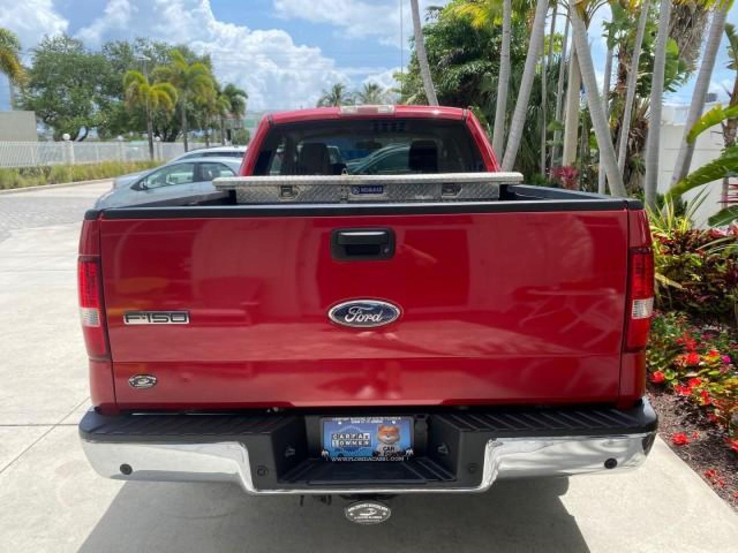 2006 Bright Red /Flint Ford F-150 XLT 4.6 V8 FL LOW MILES 72,936 (1FTRX12W76N) with an 4.6L EFI V8 Engine engine, Automatic transmission, located at 4701 North Dixie Hwy, Pompano Beach, FL, 33064, (954) 422-2889, 26.240938, -80.123474 - OUR WEBPAGE FLORIDACARS1.COM HAS OVER 100 PHOTOS AND FREE CARFAX LINK 2006 Ford F-150 XLT 4 Door Extended Cab Pickup 4.6L V8 F Gasoline 19 MPG Rear Wheel Drive Features ABS Brakes Air Conditioning AM/FM Stereo Automatic Transmission Bed Liner CD Audio Cloth Seats Cruise Control Power Locks Power Mir - Photo#83