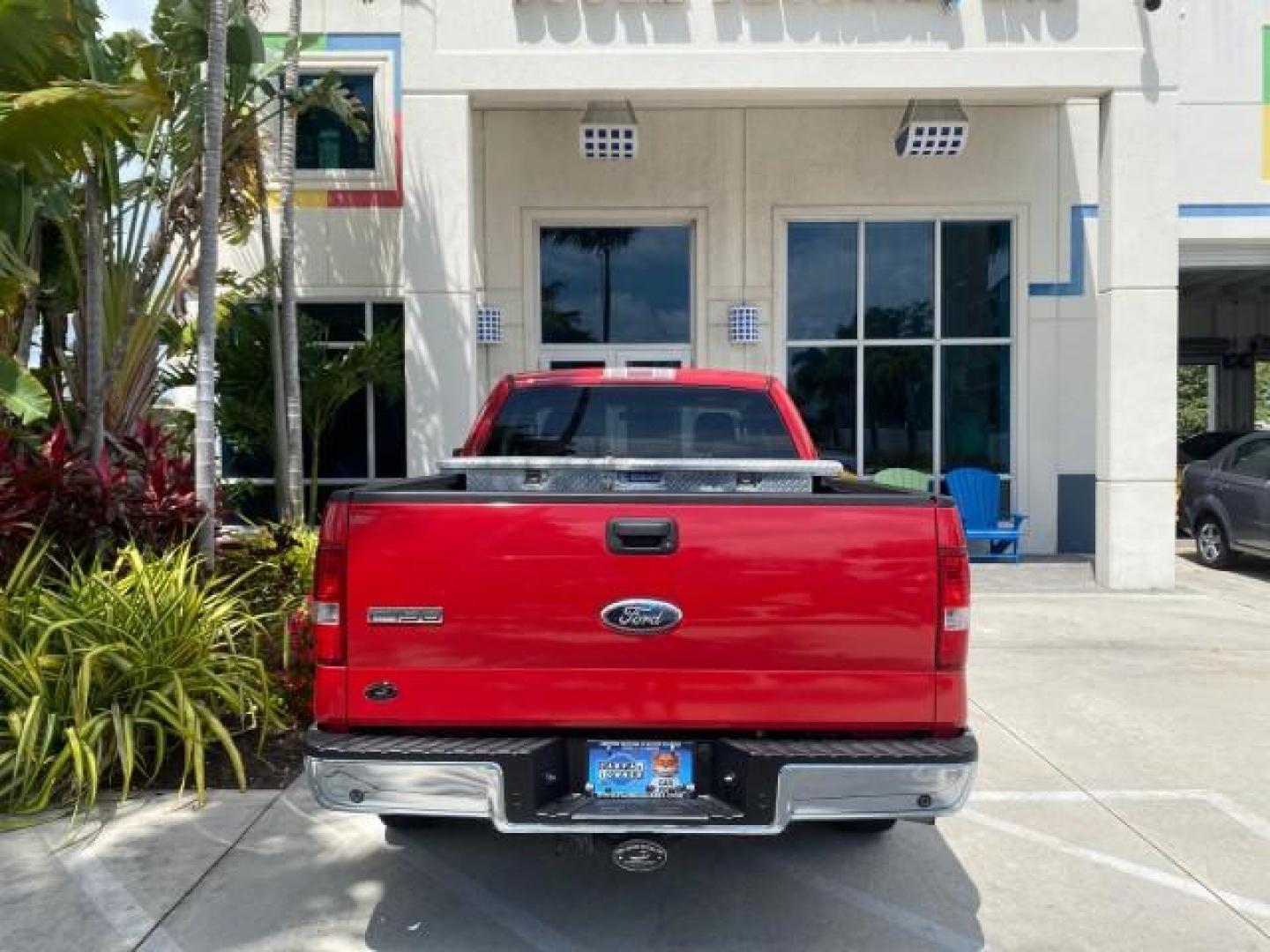 2006 Bright Red /Flint Ford F-150 XLT 4.6 V8 FL LOW MILES 72,936 (1FTRX12W76N) with an 4.6L EFI V8 Engine engine, Automatic transmission, located at 4701 North Dixie Hwy, Pompano Beach, FL, 33064, (954) 422-2889, 26.240938, -80.123474 - OUR WEBPAGE FLORIDACARS1.COM HAS OVER 100 PHOTOS AND FREE CARFAX LINK 2006 Ford F-150 XLT 4 Door Extended Cab Pickup 4.6L V8 F Gasoline 19 MPG Rear Wheel Drive Features ABS Brakes Air Conditioning AM/FM Stereo Automatic Transmission Bed Liner CD Audio Cloth Seats Cruise Control Power Locks Power Mir - Photo#93
