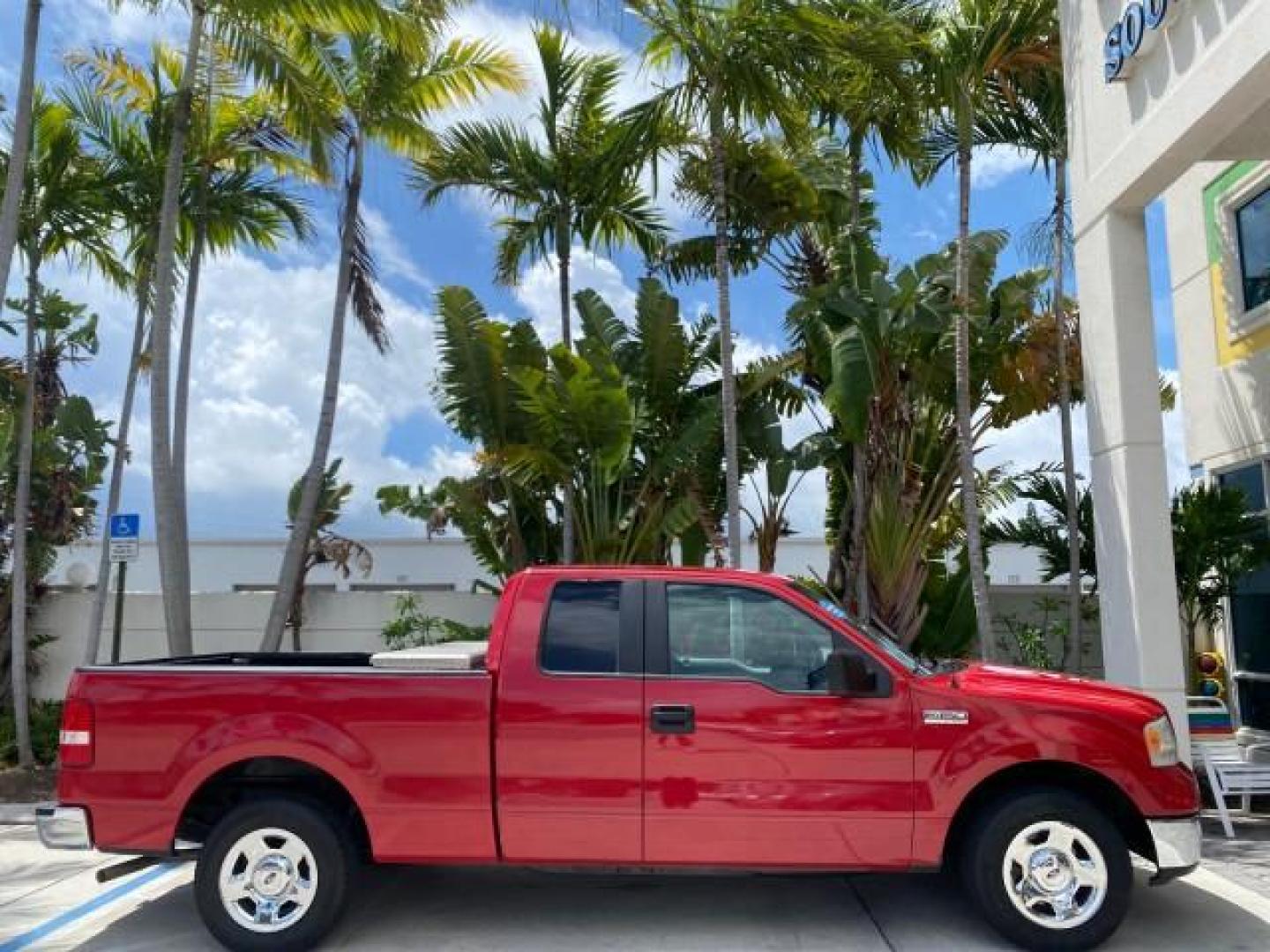 2006 Bright Red /Flint Ford F-150 XLT 4.6 V8 FL LOW MILES 72,936 (1FTRX12W76N) with an 4.6L EFI V8 Engine engine, Automatic transmission, located at 4701 North Dixie Hwy, Pompano Beach, FL, 33064, (954) 422-2889, 26.240938, -80.123474 - OUR WEBPAGE FLORIDACARS1.COM HAS OVER 100 PHOTOS AND FREE CARFAX LINK 2006 Ford F-150 XLT 4 Door Extended Cab Pickup 4.6L V8 F Gasoline 19 MPG Rear Wheel Drive Features ABS Brakes Air Conditioning AM/FM Stereo Automatic Transmission Bed Liner CD Audio Cloth Seats Cruise Control Power Locks Power Mir - Photo#98