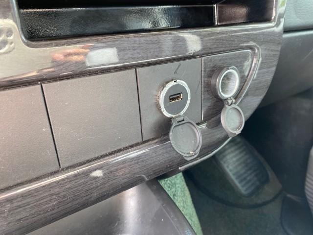 2013 Pure Silver Metallic /Medium Pewter GMC SAVANA HI TOP CONVERSION HANDICAP LIFT LOW MILES 24,857 (1GDS7DC40D1) with an 5.3L Vortec 1000 V8 SFI Flex-Fuel Engine engine, Automatic transmission, located at 4701 North Dixie Hwy, Pompano Beach, FL, 33064, (954) 422-2889, 26.240938, -80.123474 - OUR WEBPAGE FLORIDACARS1.COM HAS OVER 100 PHOTOS AND FREE CARFAX LINK 2013 GMC Savana 1500 MAJESTIC HI TOP CONVERSION VAN LEATHER Van 5.3L V8 F OHV 16V Flex Fuel 17 MPG Rear Wheel Drive Features ABS Brakes Air Conditioning AM/FM Stereo Automatic Transmission CD Audio Convenience Package Cruise Contr - Photo#69