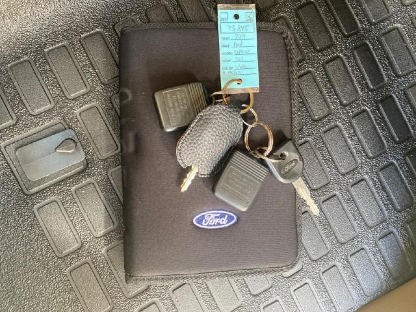 2009 White Suede /Camel Ford Explorer Sport Trac XLT LOW MILES 73,848 (1FMEU31E99U) with an 4.0L SOHC 12-Valve V6 Engine engine, Automatic transmission, located at 4701 North Dixie Hwy, Pompano Beach, FL, 33064, (954) 422-2889, 26.240938, -80.123474 - OUR WEBPAGE FLORIDACARS1.COM HAS OVER 100 PHOTOS AND FREE CARFAX LINK 2009 Ford Explorer Sport Trac XLT Sport Pickup 4.0L V6 F SOHC 12V Gasoline 21 MPG Rear Wheel Drive Features ABS Brakes Air Conditioning Alloy Wheels AM/FM Stereo Automatic Transmission Auxiliary Audio Input CD Audio Cloth Seats Cr - Photo#23
