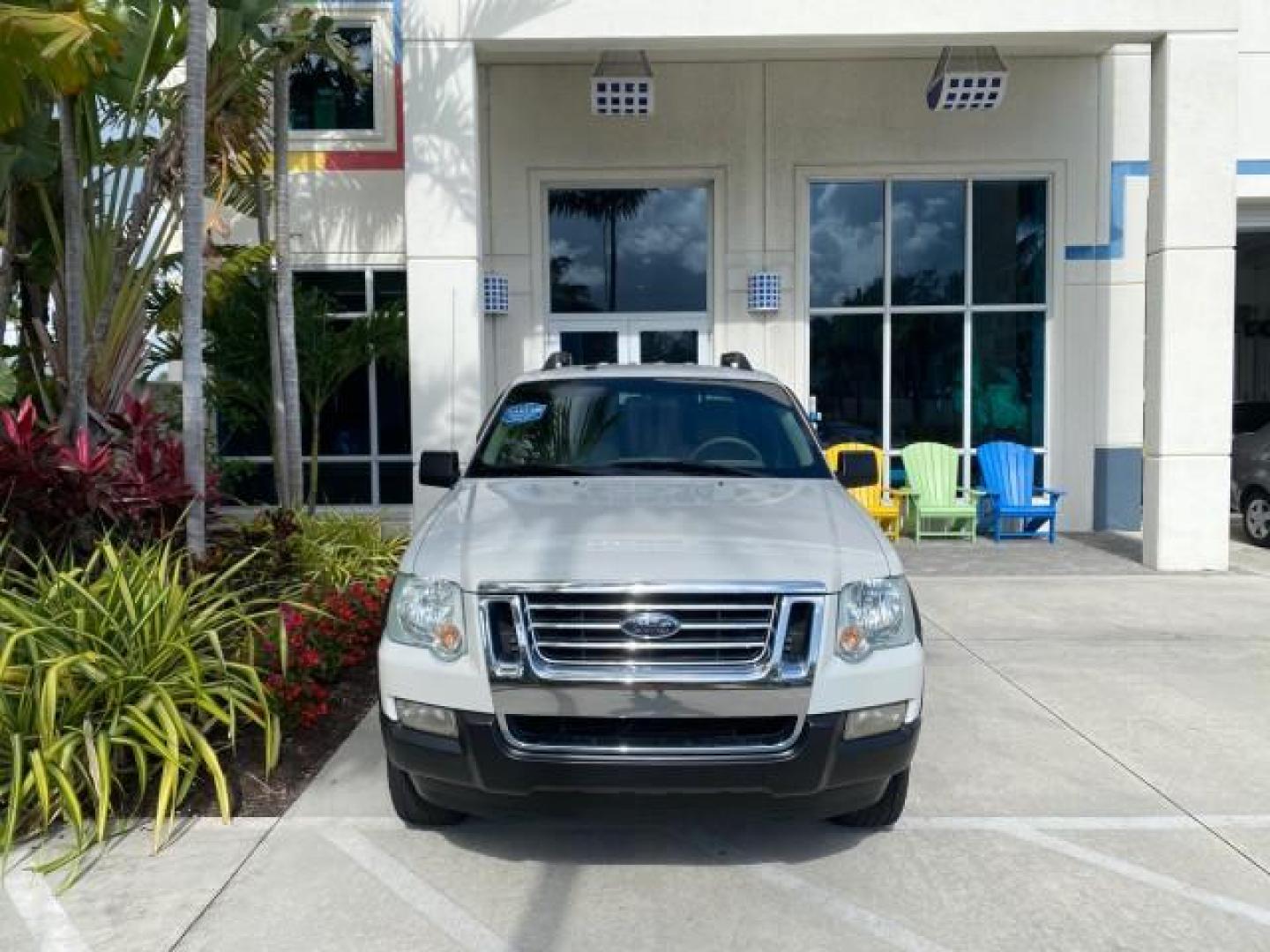 2009 White Suede /Camel Ford Explorer Sport Trac XLT LOW MILES 73,848 (1FMEU31E99U) with an 4.0L SOHC 12-Valve V6 Engine engine, Automatic transmission, located at 4701 North Dixie Hwy, Pompano Beach, FL, 33064, (954) 422-2889, 26.240938, -80.123474 - OUR WEBPAGE FLORIDACARS1.COM HAS OVER 100 PHOTOS AND FREE CARFAX LINK 2009 Ford Explorer Sport Trac XLT Sport Pickup 4.0L V6 F SOHC 12V Gasoline 21 MPG Rear Wheel Drive Features ABS Brakes Air Conditioning Alloy Wheels AM/FM Stereo Automatic Transmission Auxiliary Audio Input CD Audio Cloth Seats Cr - Photo#26
