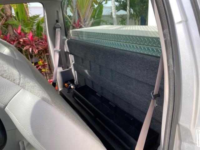 2001 Silver Metallic /Medium Graphite Ford Super Duty F-350 DRW DUALLY XL 1 OWNER LOW MILES 14,269 (1FTWF32SX1E) with an 6.8L SOHC SEFI V10 Engine engine, Automatic transmission, located at 4701 North Dixie Hwy, Pompano Beach, FL, 33064, (954) 422-2889, 26.240938, -80.123474 - OUR WEBPAGE FLORIDACARS1.COM HAS OVER 100 PHOTOS AND FREE CARFAX LINK 2001 Ford F-350 Super Duty Dually XL 1 OWNER Pickup 6.8L V10 F SOHC Gasoline Rear Wheel Drive Features ABS Brakes Air Conditioning AM/FM Stereo Automatic Transmission Cassette Player Dual Rear Wheels Long Bed Tow Hitch Vinyl Seats - Photo#14