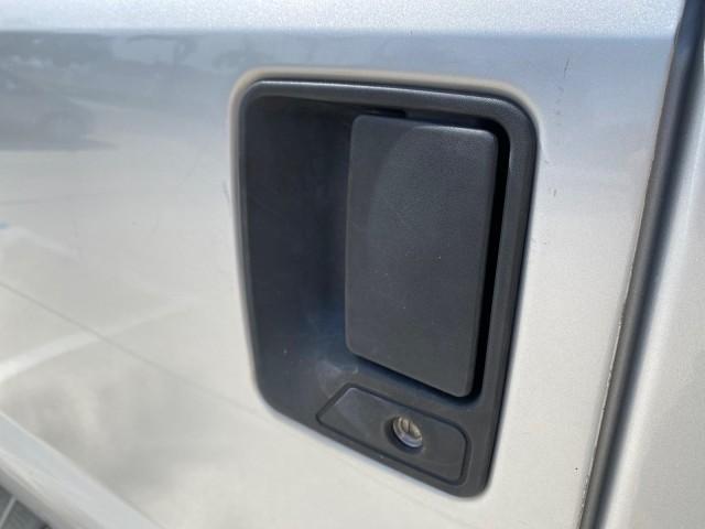 2001 Silver Metallic /Medium Graphite Ford Super Duty F-350 DRW DUALLY XL 1 OWNER LOW MILES 14,269 (1FTWF32SX1E) with an 6.8L SOHC SEFI V10 Engine engine, Automatic transmission, located at 4701 North Dixie Hwy, Pompano Beach, FL, 33064, (954) 422-2889, 26.240938, -80.123474 - OUR WEBPAGE FLORIDACARS1.COM HAS OVER 100 PHOTOS AND FREE CARFAX LINK 2001 Ford F-350 Super Duty Dually XL 1 OWNER Pickup 6.8L V10 F SOHC Gasoline Rear Wheel Drive Features ABS Brakes Air Conditioning AM/FM Stereo Automatic Transmission Cassette Player Dual Rear Wheels Long Bed Tow Hitch Vinyl Seats - Photo#38