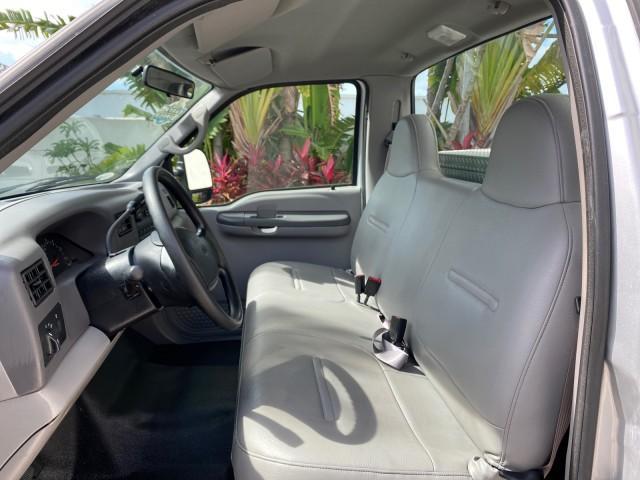2001 Silver Metallic /Medium Graphite Ford Super Duty F-350 DRW DUALLY XL 1 OWNER LOW MILES 14,269 (1FTWF32SX1E) with an 6.8L SOHC SEFI V10 Engine engine, Automatic transmission, located at 4701 North Dixie Hwy, Pompano Beach, FL, 33064, (954) 422-2889, 26.240938, -80.123474 - OUR WEBPAGE FLORIDACARS1.COM HAS OVER 100 PHOTOS AND FREE CARFAX LINK 2001 Ford F-350 Super Duty Dually XL 1 OWNER Pickup 6.8L V10 F SOHC Gasoline Rear Wheel Drive Features ABS Brakes Air Conditioning AM/FM Stereo Automatic Transmission Cassette Player Dual Rear Wheels Long Bed Tow Hitch Vinyl Seats - Photo#45