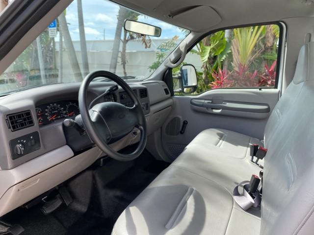 2001 Silver Metallic /Medium Graphite Ford Super Duty F-350 DRW DUALLY XL 1 OWNER LOW MILES 14,269 (1FTWF32SX1E) with an 6.8L SOHC SEFI V10 Engine engine, Automatic transmission, located at 4701 North Dixie Hwy, Pompano Beach, FL, 33064, (954) 422-2889, 26.240938, -80.123474 - OUR WEBPAGE FLORIDACARS1.COM HAS OVER 100 PHOTOS AND FREE CARFAX LINK 2001 Ford F-350 Super Duty Dually XL 1 OWNER Pickup 6.8L V10 F SOHC Gasoline Rear Wheel Drive Features ABS Brakes Air Conditioning AM/FM Stereo Automatic Transmission Cassette Player Dual Rear Wheels Long Bed Tow Hitch Vinyl Seats - Photo#47