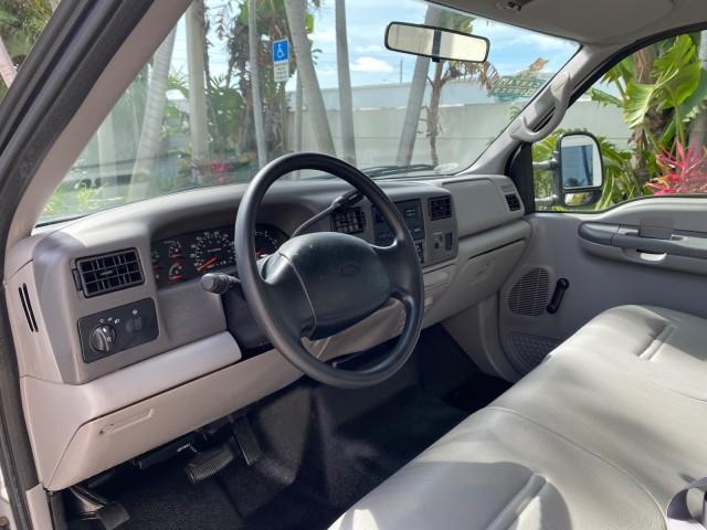 2001 Silver Metallic /Medium Graphite Ford Super Duty F-350 DRW DUALLY XL 1 OWNER LOW MILES 14,269 (1FTWF32SX1E) with an 6.8L SOHC SEFI V10 Engine engine, Automatic transmission, located at 4701 North Dixie Hwy, Pompano Beach, FL, 33064, (954) 422-2889, 26.240938, -80.123474 - OUR WEBPAGE FLORIDACARS1.COM HAS OVER 100 PHOTOS AND FREE CARFAX LINK 2001 Ford F-350 Super Duty Dually XL 1 OWNER Pickup 6.8L V10 F SOHC Gasoline Rear Wheel Drive Features ABS Brakes Air Conditioning AM/FM Stereo Automatic Transmission Cassette Player Dual Rear Wheels Long Bed Tow Hitch Vinyl Seats - Photo#49