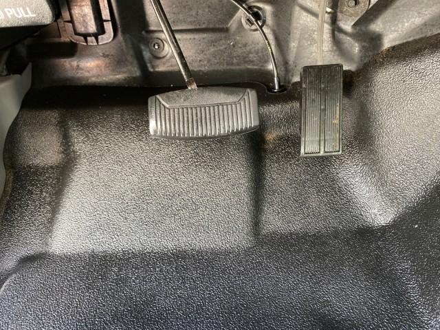 2001 Silver Metallic /Medium Graphite Ford Super Duty F-350 DRW DUALLY XL 1 OWNER LOW MILES 14,269 (1FTWF32SX1E) with an 6.8L SOHC SEFI V10 Engine engine, Automatic transmission, located at 4701 North Dixie Hwy, Pompano Beach, FL, 33064, (954) 422-2889, 26.240938, -80.123474 - OUR WEBPAGE FLORIDACARS1.COM HAS OVER 100 PHOTOS AND FREE CARFAX LINK 2001 Ford F-350 Super Duty Dually XL 1 OWNER Pickup 6.8L V10 F SOHC Gasoline Rear Wheel Drive Features ABS Brakes Air Conditioning AM/FM Stereo Automatic Transmission Cassette Player Dual Rear Wheels Long Bed Tow Hitch Vinyl Seats - Photo#54