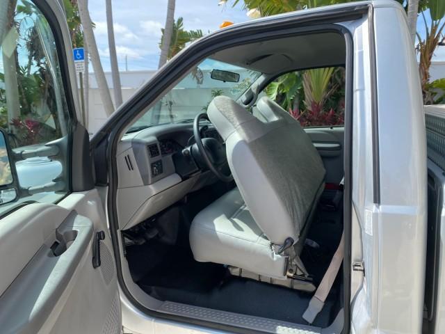 2001 Silver Metallic /Medium Graphite Ford Super Duty F-350 DRW DUALLY XL 1 OWNER LOW MILES 14,269 (1FTWF32SX1E) with an 6.8L SOHC SEFI V10 Engine engine, Automatic transmission, located at 4701 North Dixie Hwy, Pompano Beach, FL, 33064, (954) 422-2889, 26.240938, -80.123474 - OUR WEBPAGE FLORIDACARS1.COM HAS OVER 100 PHOTOS AND FREE CARFAX LINK 2001 Ford F-350 Super Duty Dually XL 1 OWNER Pickup 6.8L V10 F SOHC Gasoline Rear Wheel Drive Features ABS Brakes Air Conditioning AM/FM Stereo Automatic Transmission Cassette Player Dual Rear Wheels Long Bed Tow Hitch Vinyl Seats - Photo#68