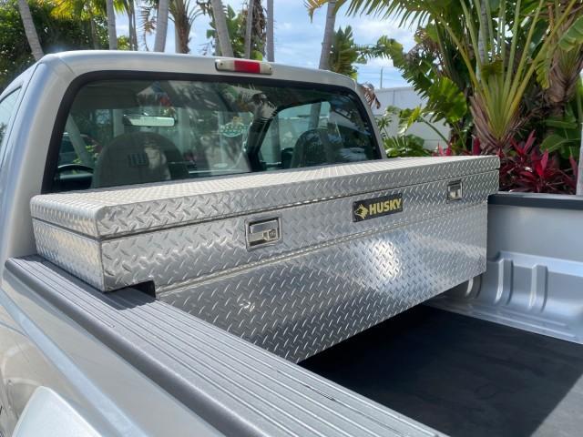 2001 Silver Metallic /Medium Graphite Ford Super Duty F-350 DRW DUALLY XL 1 OWNER LOW MILES 14,269 (1FTWF32SX1E) with an 6.8L SOHC SEFI V10 Engine engine, Automatic transmission, located at 4701 North Dixie Hwy, Pompano Beach, FL, 33064, (954) 422-2889, 26.240938, -80.123474 - OUR WEBPAGE FLORIDACARS1.COM HAS OVER 100 PHOTOS AND FREE CARFAX LINK 2001 Ford F-350 Super Duty Dually XL 1 OWNER Pickup 6.8L V10 F SOHC Gasoline Rear Wheel Drive Features ABS Brakes Air Conditioning AM/FM Stereo Automatic Transmission Cassette Player Dual Rear Wheels Long Bed Tow Hitch Vinyl Seats - Photo#76