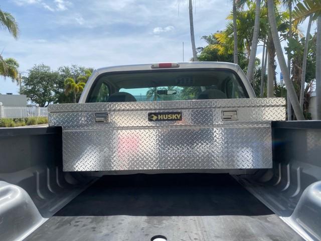 2001 Silver Metallic /Medium Graphite Ford Super Duty F-350 DRW DUALLY XL 1 OWNER LOW MILES 14,269 (1FTWF32SX1E) with an 6.8L SOHC SEFI V10 Engine engine, Automatic transmission, located at 4701 North Dixie Hwy, Pompano Beach, FL, 33064, (954) 422-2889, 26.240938, -80.123474 - OUR WEBPAGE FLORIDACARS1.COM HAS OVER 100 PHOTOS AND FREE CARFAX LINK 2001 Ford F-350 Super Duty Dually XL 1 OWNER Pickup 6.8L V10 F SOHC Gasoline Rear Wheel Drive Features ABS Brakes Air Conditioning AM/FM Stereo Automatic Transmission Cassette Player Dual Rear Wheels Long Bed Tow Hitch Vinyl Seats - Photo#90