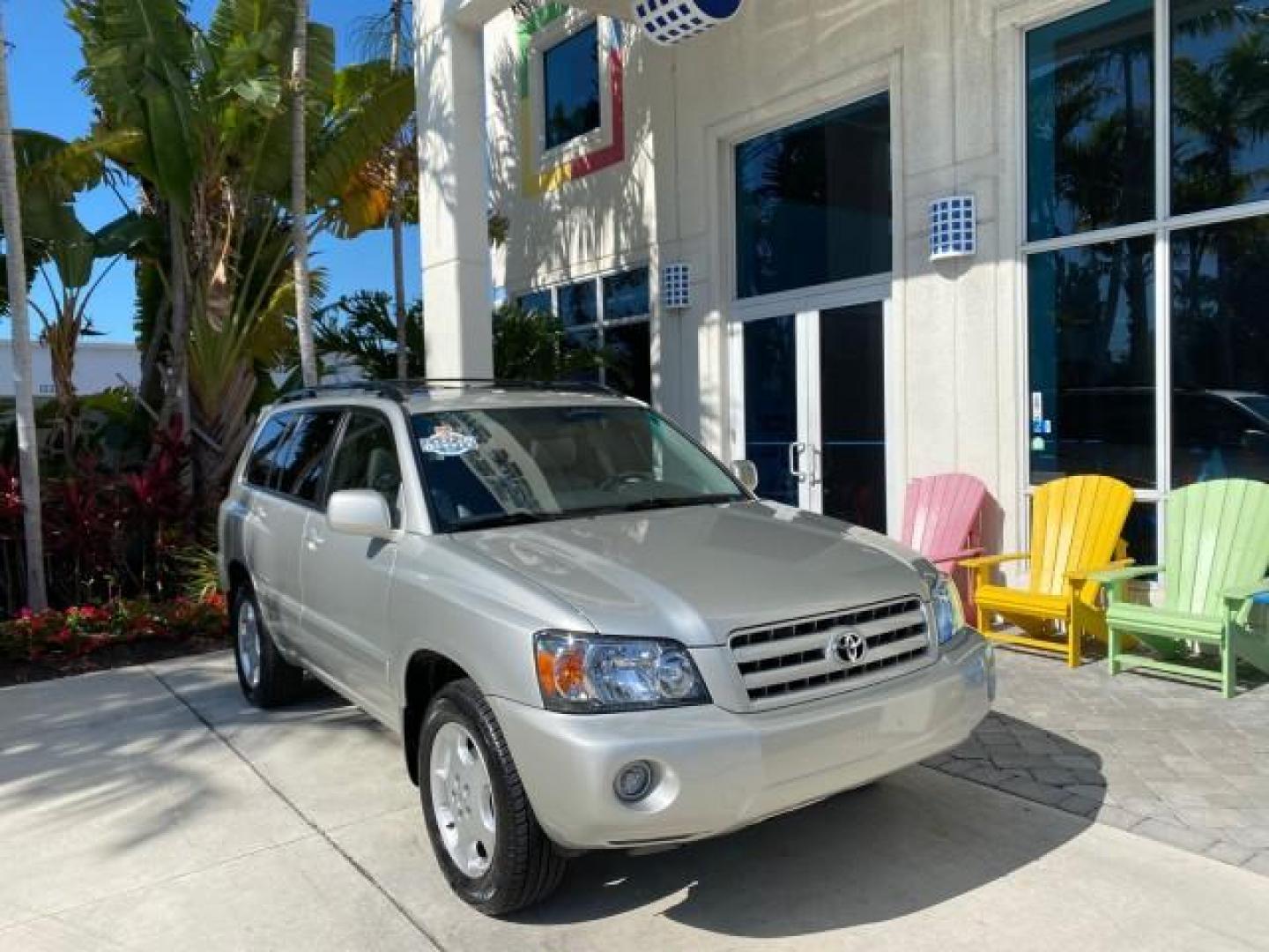 2007 Millenium Silver Metallic /Ash Toyota Highlander Limited 4WD LOW MILES 47,399 1 OWNER (JTEEP21A570) with an 3.3L DOHC SFI 24-Valve VVT-i V6 Engine engine, Automatic transmission, located at 4701 North Dixie Hwy, Pompano Beach, FL, 33064, (954) 422-2889, 26.240938, -80.123474 - OUR WEBPAGE FLORIDACARS1.COM HAS OVER 100 PHOTOS AND FREE CARFAX LINK 2007 Toyota Highlander Limited V6 4WD 4 Door Wagon/Sport Utility 3.3L V6 F DOHC 24V Gasoline 24 MPG All Wheel Drive Features 4WD/AWD ABS Brakes Air Conditioning Alloy Wheels AM/FM Stereo Automatic Transmission Cassette Player CD A - Photo#1