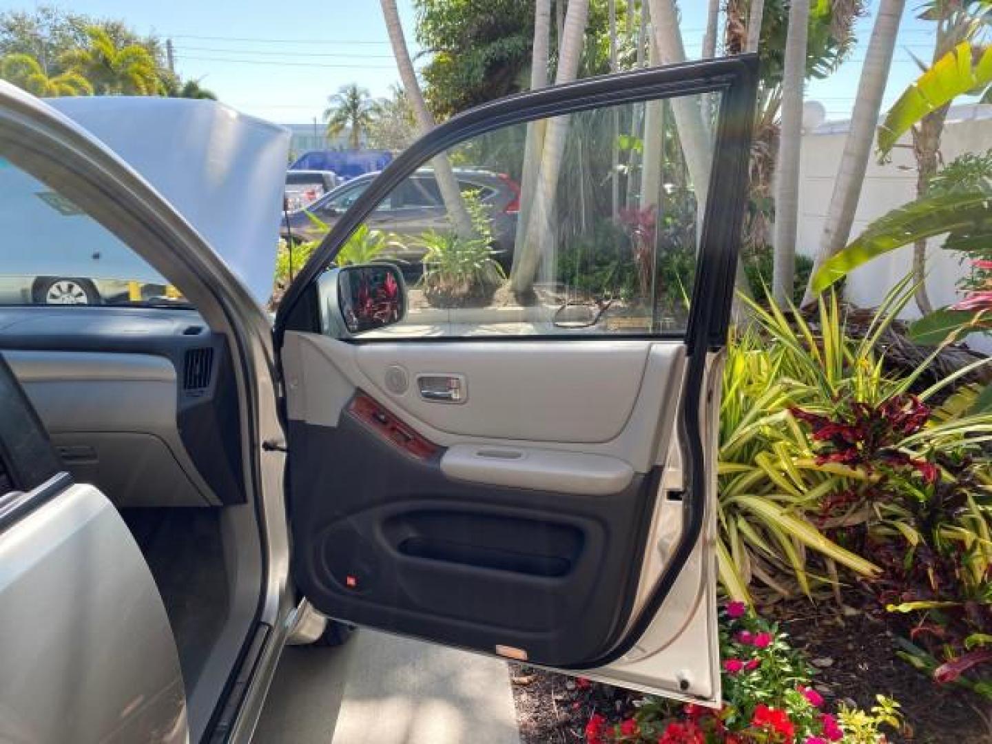 2007 Millenium Silver Metallic /Ash Toyota Highlander Limited 4WD LOW MILES 47,399 1 OWNER (JTEEP21A570) with an 3.3L DOHC SFI 24-Valve VVT-i V6 Engine engine, Automatic transmission, located at 4701 North Dixie Hwy, Pompano Beach, FL, 33064, (954) 422-2889, 26.240938, -80.123474 - OUR WEBPAGE FLORIDACARS1.COM HAS OVER 100 PHOTOS AND FREE CARFAX LINK 2007 Toyota Highlander Limited V6 4WD 4 Door Wagon/Sport Utility 3.3L V6 F DOHC 24V Gasoline 24 MPG All Wheel Drive Features 4WD/AWD ABS Brakes Air Conditioning Alloy Wheels AM/FM Stereo Automatic Transmission Cassette Player CD A - Photo#11