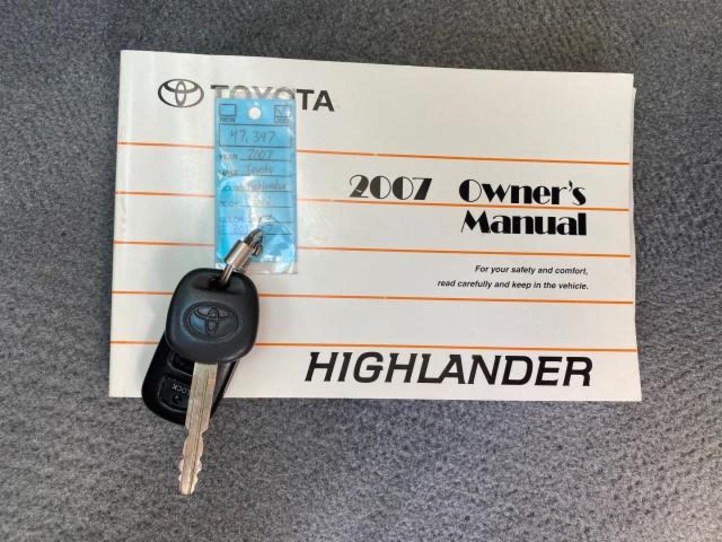 2007 Millenium Silver Metallic /Ash Toyota Highlander Limited 4WD LOW MILES 47,399 1 OWNER (JTEEP21A570) with an 3.3L DOHC SFI 24-Valve VVT-i V6 Engine engine, Automatic transmission, located at 4701 North Dixie Hwy, Pompano Beach, FL, 33064, (954) 422-2889, 26.240938, -80.123474 - OUR WEBPAGE FLORIDACARS1.COM HAS OVER 100 PHOTOS AND FREE CARFAX LINK 2007 Toyota Highlander Limited V6 4WD 4 Door Wagon/Sport Utility 3.3L V6 F DOHC 24V Gasoline 24 MPG All Wheel Drive Features 4WD/AWD ABS Brakes Air Conditioning Alloy Wheels AM/FM Stereo Automatic Transmission Cassette Player CD A - Photo#23
